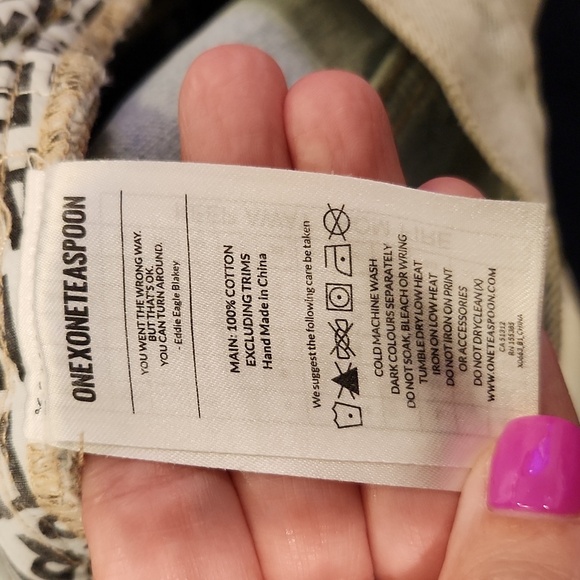 Super light wash, distressed two tone One Teaspoon skirt size 26! - Picture 4 of 10